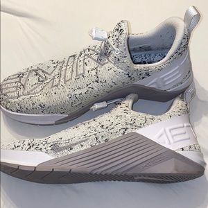 Nike white/Gray Metcon